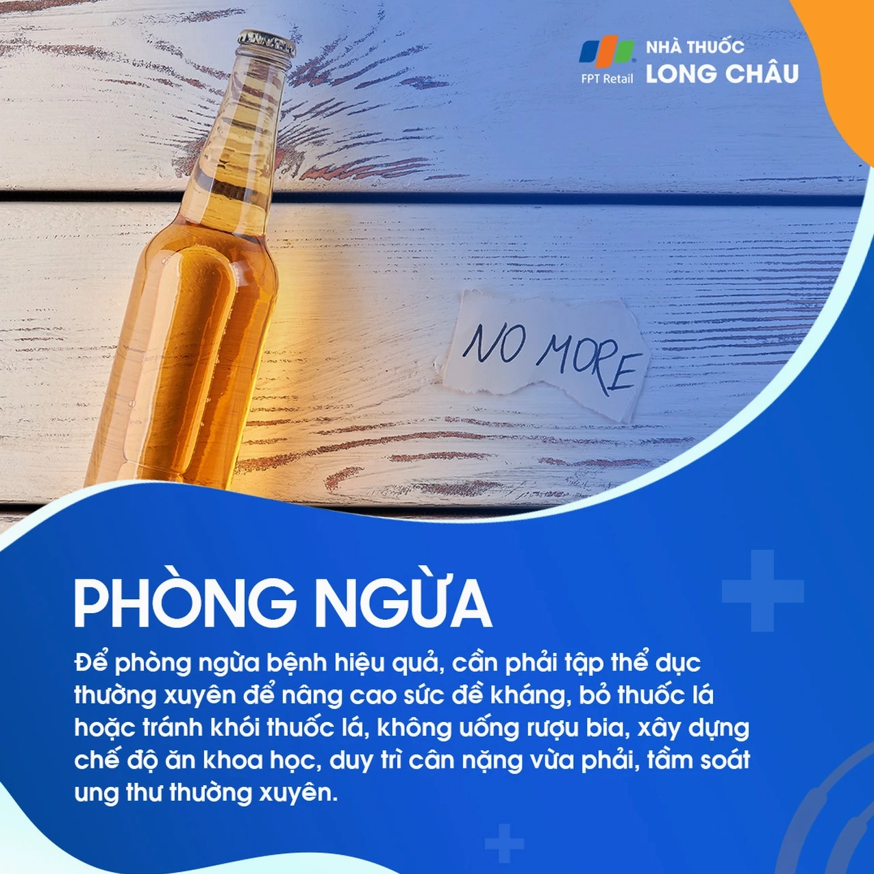 Bác sĩ thực hiện nội soi dạ dày để chẩn đoán bệnh cho bệnh nhân