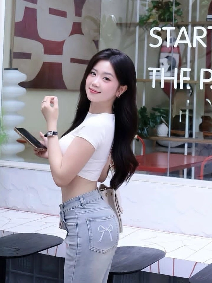 Cô gái xinh đẹp nhất Việt Nam với phong thái nổi bật