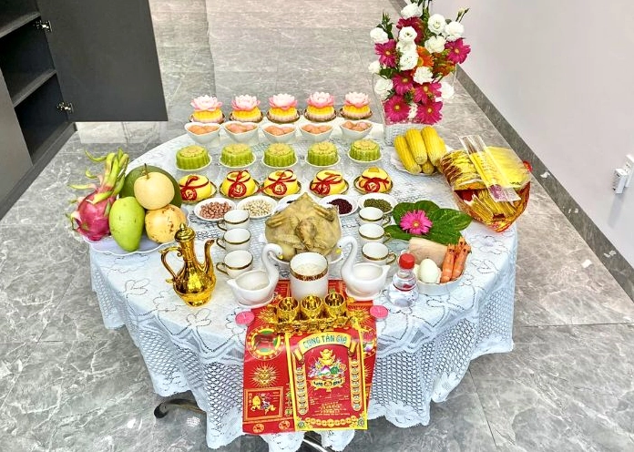 Mâm cúng nhà mới với đầy đủ lễ vật